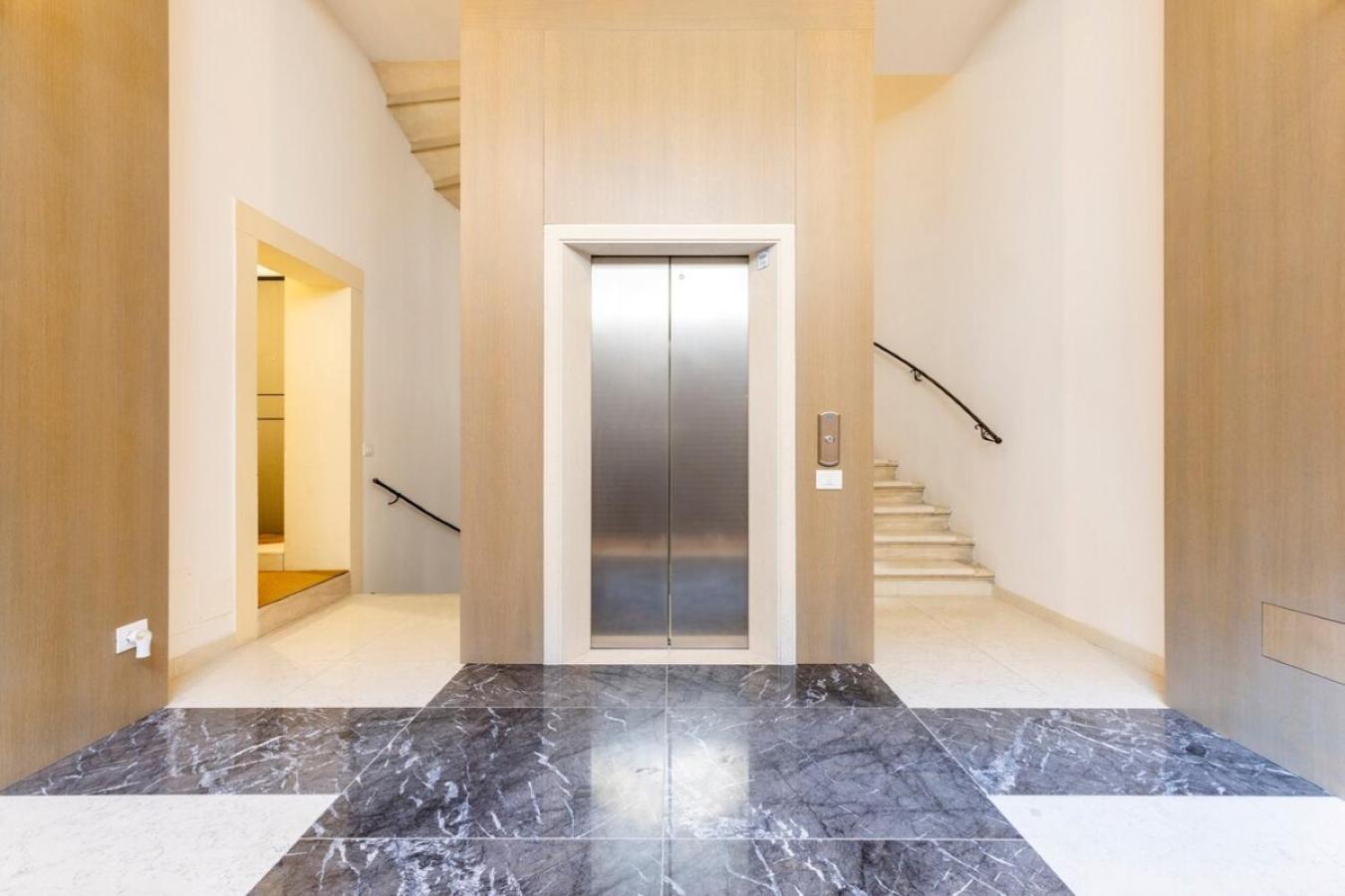 Manin Grand House Apartment เวโรนา ภายนอก รูปภาพ