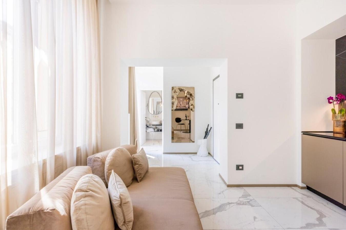 Manin Grand House Apartment เวโรนา ภายนอก รูปภาพ